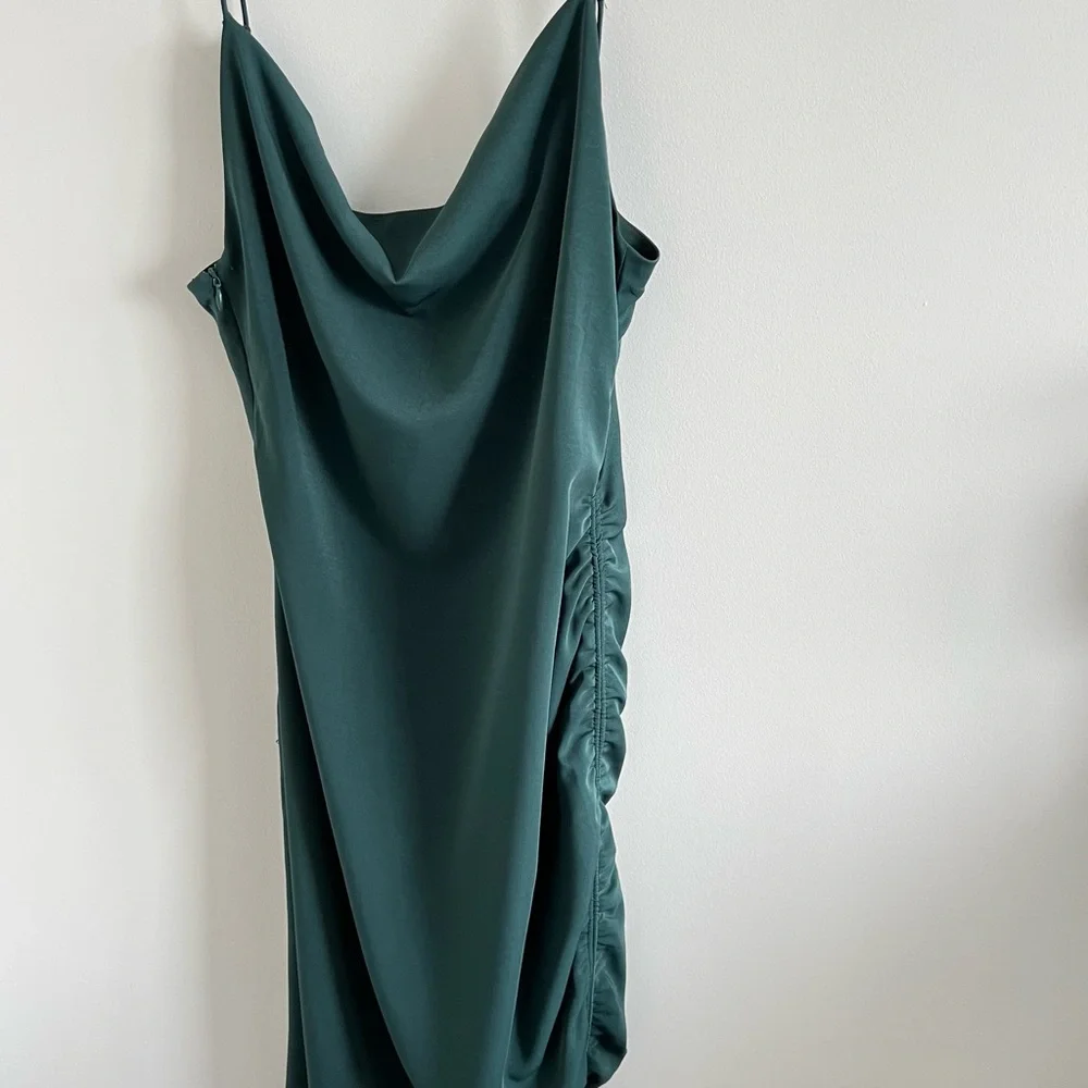 Superdown Sarah Side Tie Dress in Forest Green Small *please note condition - Picture 2 of 11